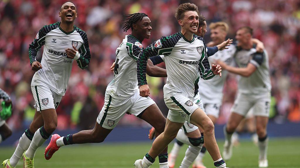 Sunderland players celebrate