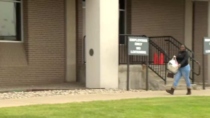 Pontiac mother accused of abandoning kids released from jail on bond