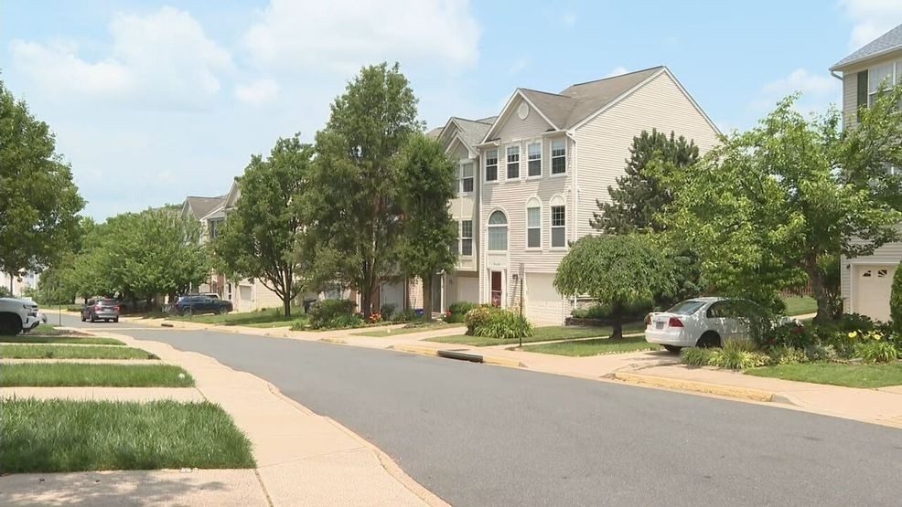 2 adults, 2 kids found dead inside Manassas Park home after murder-suicide, police say