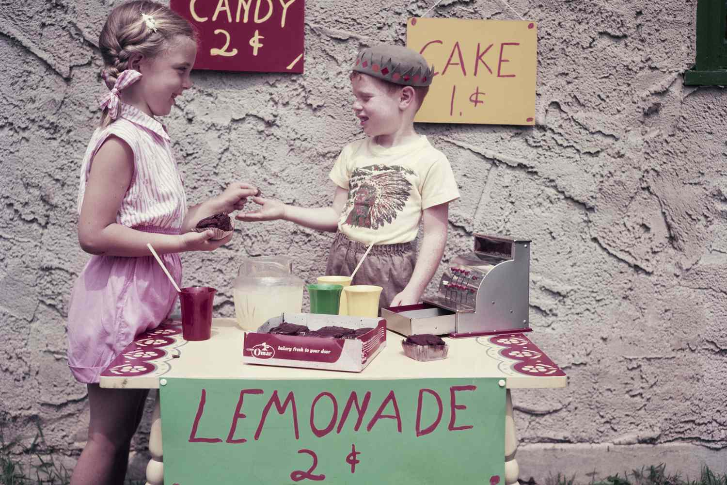 5 Things Southern Kids Grew Up Selling In The Front Yard During Summer—That Aren’t Lemonade